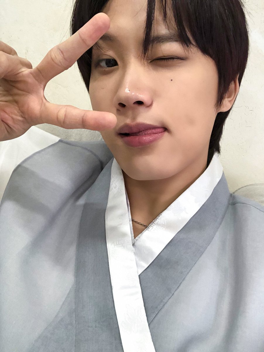 Wink wink 메롱