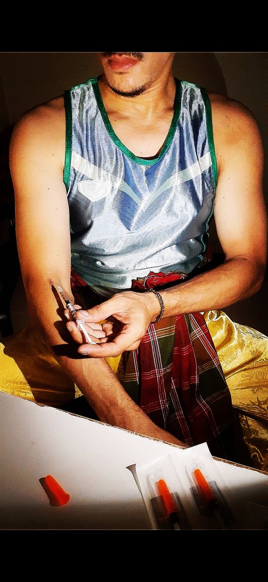 หนุ่มกางเกงแพร​ ผ้าลื่นๆมันๆเงาๆโคตรฟินสุดๆ✈️💉❄️ tweet media