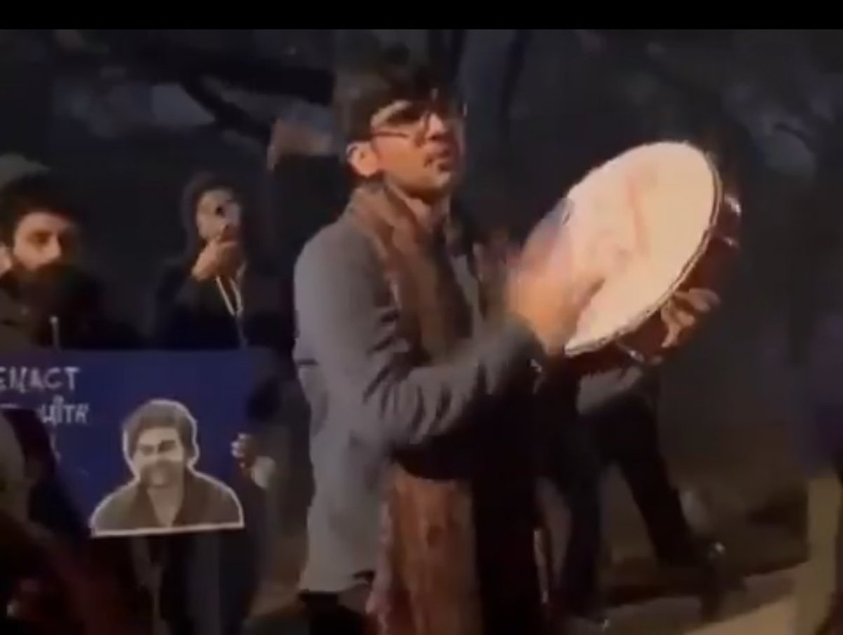 पहले कभी नहीं लिखा लेकिन अब लिखना जरूरी है। यादव समाज में मेरे काफ़ी अच्छे-अच्छे दोस्त हैं। उनसे बात भी होती है। लेकिन सुनील यादव के बयान के बाद मुझे अब ये लगता है कि लकीर लंबी खिंच रही है। इसलिए अब बातें खुलकर लिखी जाएँ। हमारे पूर्वजों ने विरोध नहीं किया नहीं तो ये स्थिति आती ही