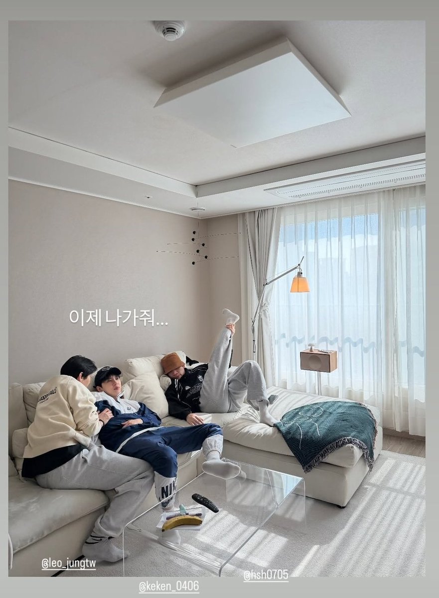 hakyeon asking them to leave gdiebsisj