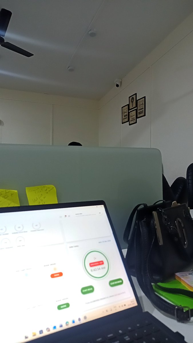 tullar_'s tweet photo. Ek din office aur deadlines reh jayengi aur mai khatam ho jawugi 🥹💔 https://t.co/sS015rMfuc