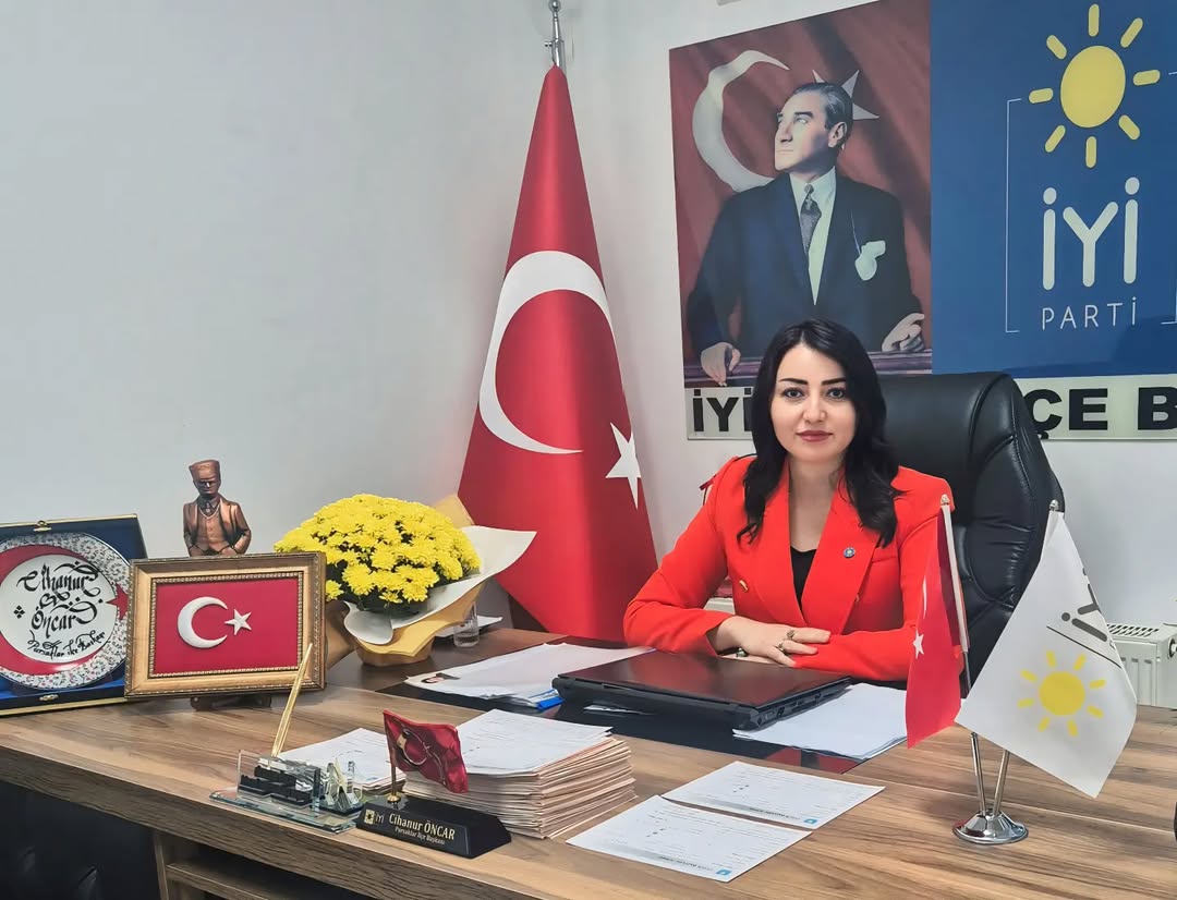 Yeni güne ve haftaya Bismillah…

Ülkemize, milletimize ve kıymetli hemşehrilerime;Şifası, huzuru ve bereketi bol,birlik ve beraberlik içinde güzel bir hafta diliyorum.Hayırlı sabahlar. <a href="/MDervisogluTR/">Müsavat Dervişoğlu</a>
