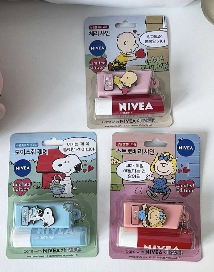 heart_jpg's tweet image. snoopy lip balms