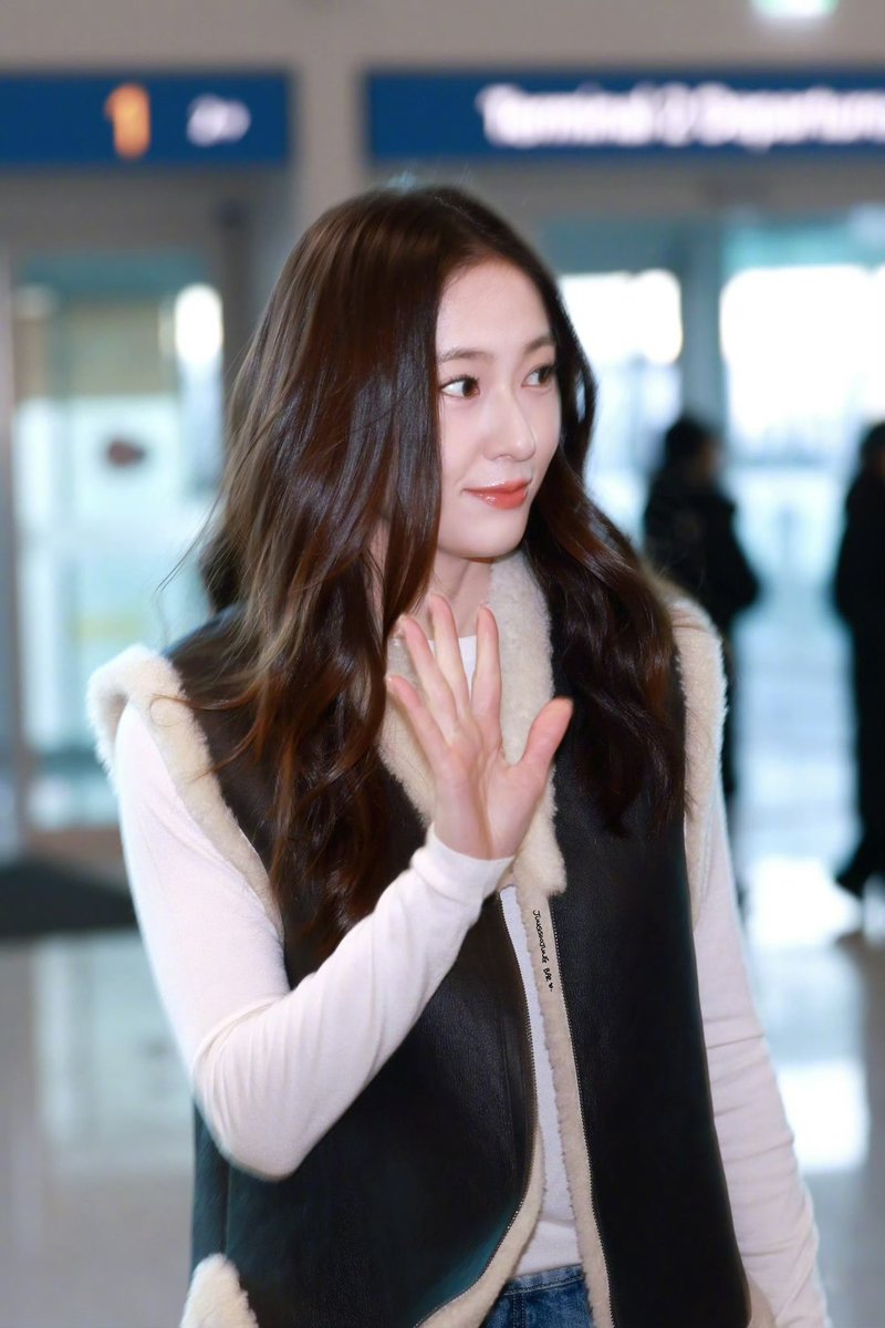 260209 Krystal
cr. JungSooJungBar