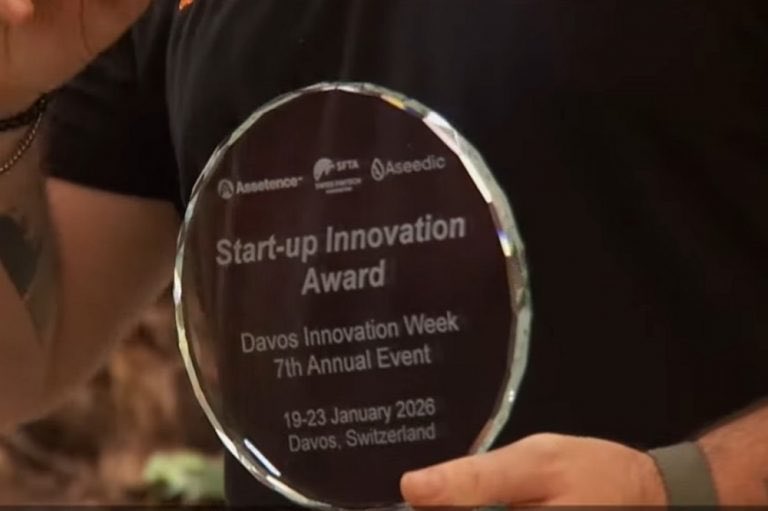 SonasHotel's tweet photo. The Cango Wildlife Ranch wins global award for pioneering AI in conservation 
https://t.co/m6EvZAWHTe

#Wildlife #Ecosystems #Littlekaroo #Westerncape #Artificialintelligence https://t.co/Ob0d56Lv0M
