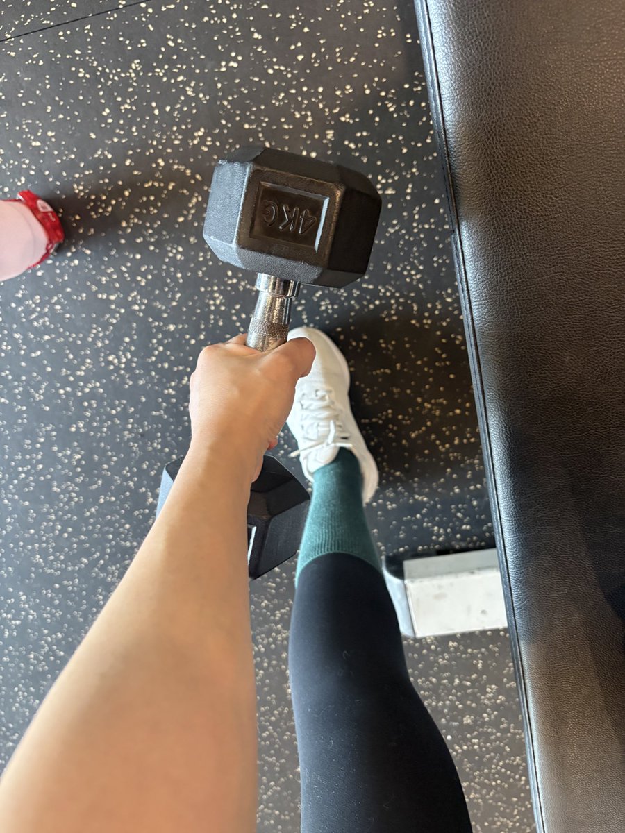 stillfourcats's tweet image. 상체 죠지구 오깨.