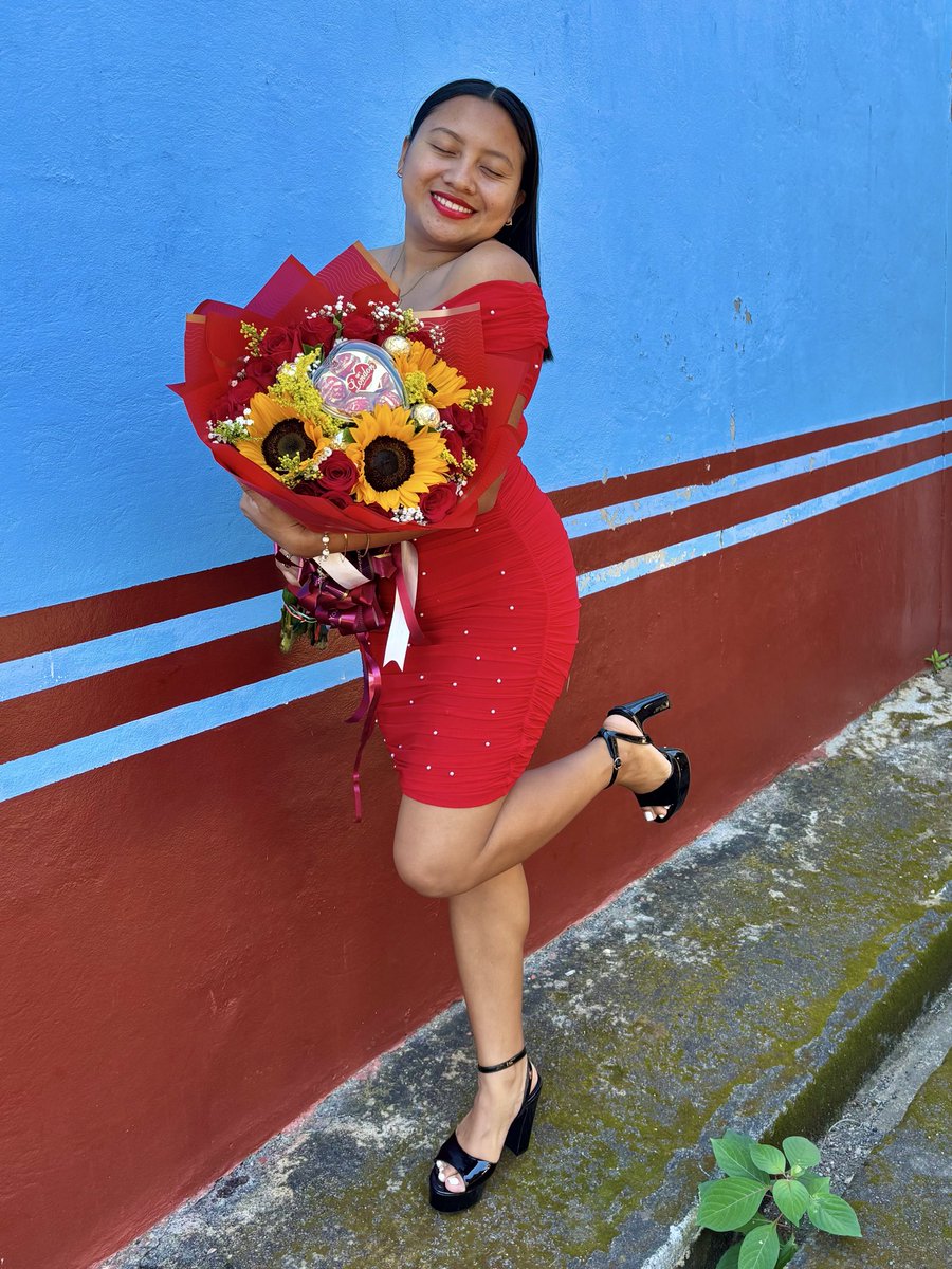 jsilva2522's tweet photo. Día de San Valentín. 🌹 https://t.co/QATw6jiZRU