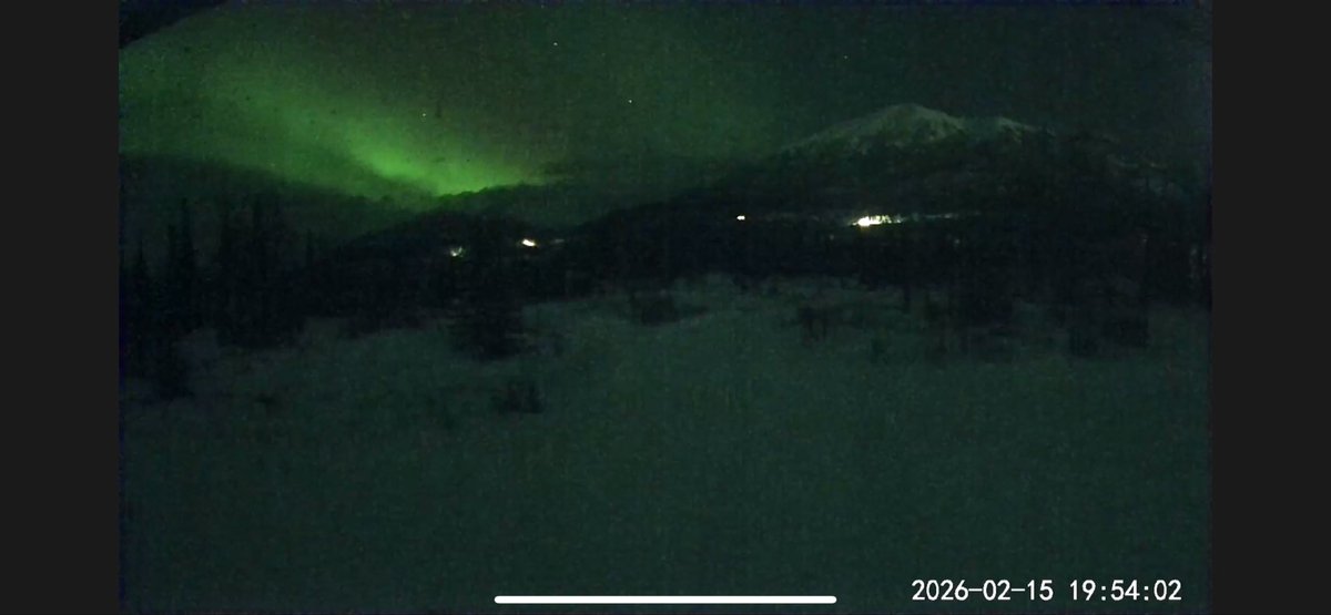 AlaskaPA12's tweet photo. The #AuroraBorealis is out early tonight. 
#Palmer #Alaska
@AuroraNotify @Vincent_Ledvina https://t.co/7QE2IE2xTI