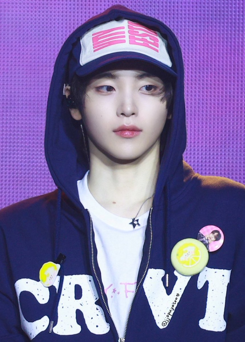 ชั้นเจอหน้านี้ในระยะ1เมตรแล้ว ชั้นมีชีวิตอยู่ได้ยังไงนะ 😭😭ยืนหยัดในป๊าซงไม่เปลี่ยนจัย ฮือๆๆๆ