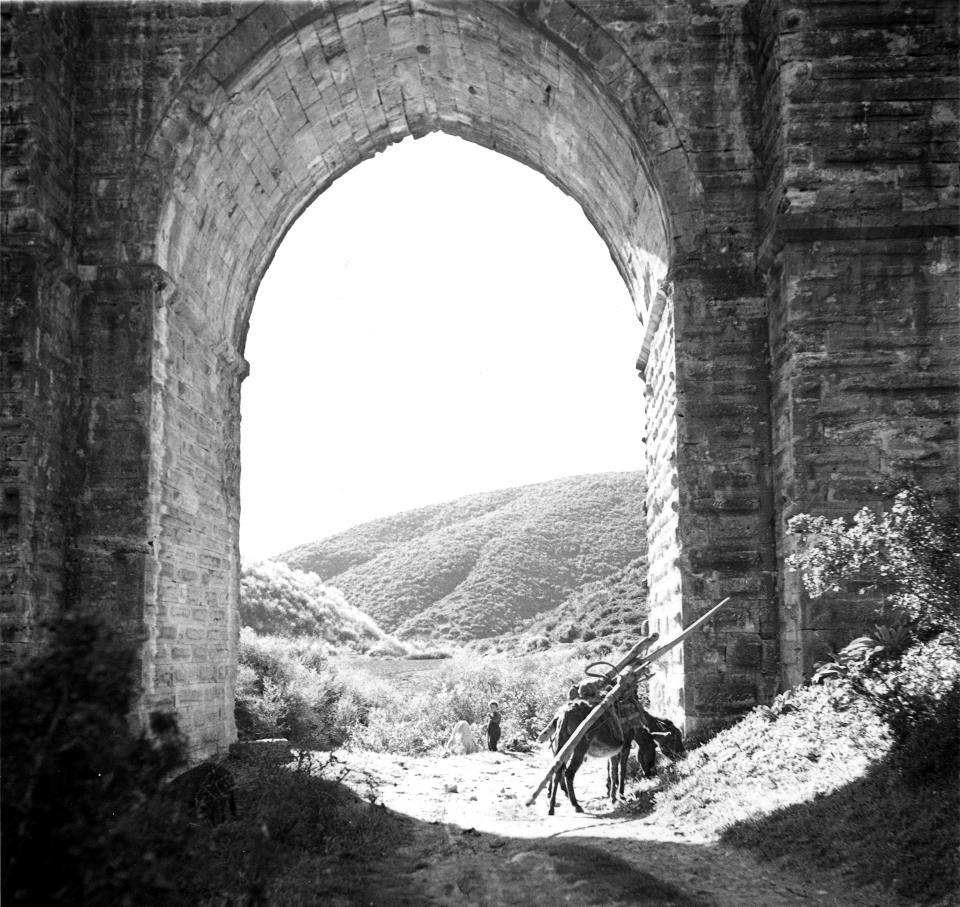 Güzelce Kemer
📅1936
📷Nicholas Victor Artamonoff
📍Sultangazi