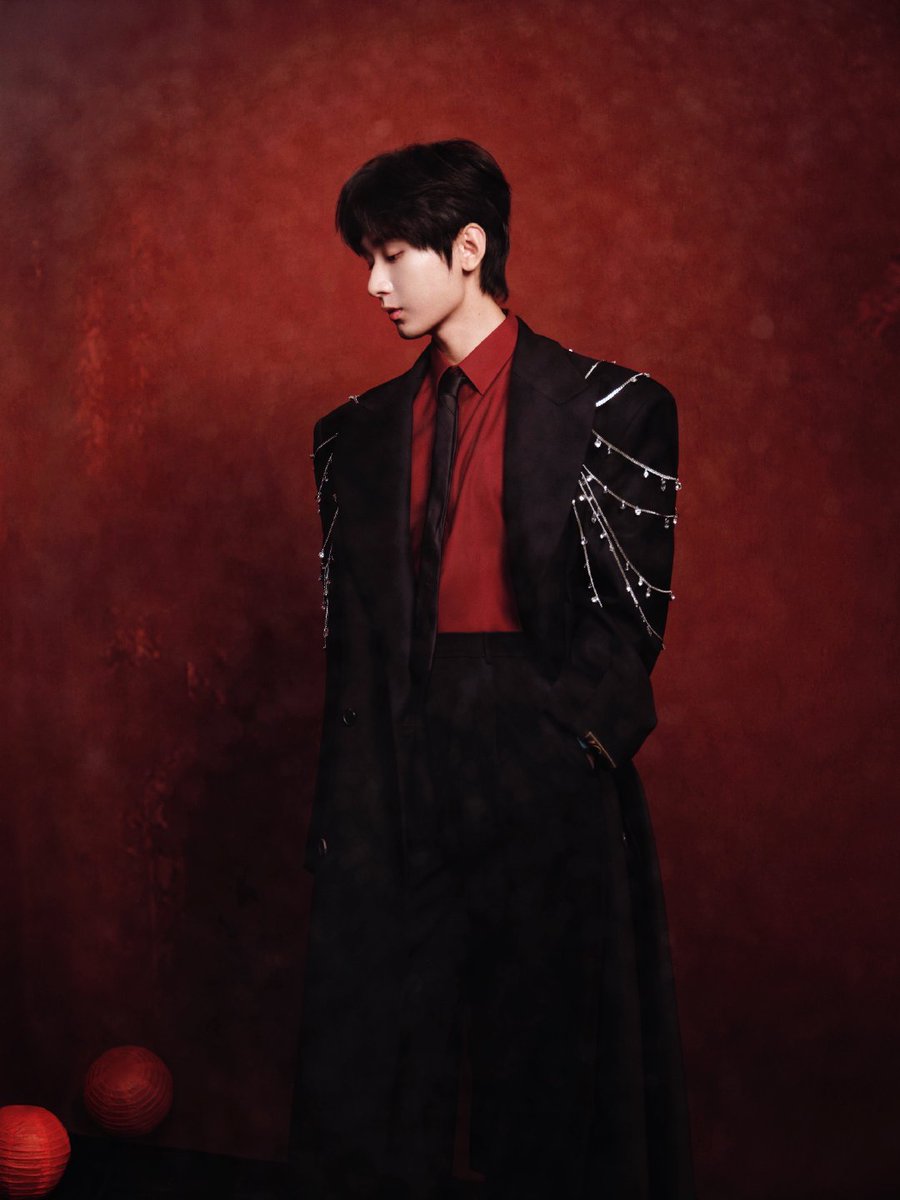 Cheng Yi in 2025:
A great actor with a sincere heart for his acting career,
dedicated to portraying every role well and meeting the audience's expectations.
He was great in 2025, and Cheng Yi will be even better in 2026!

#Chengyi #成毅 #新年快乐 #HappyChineseNewYear