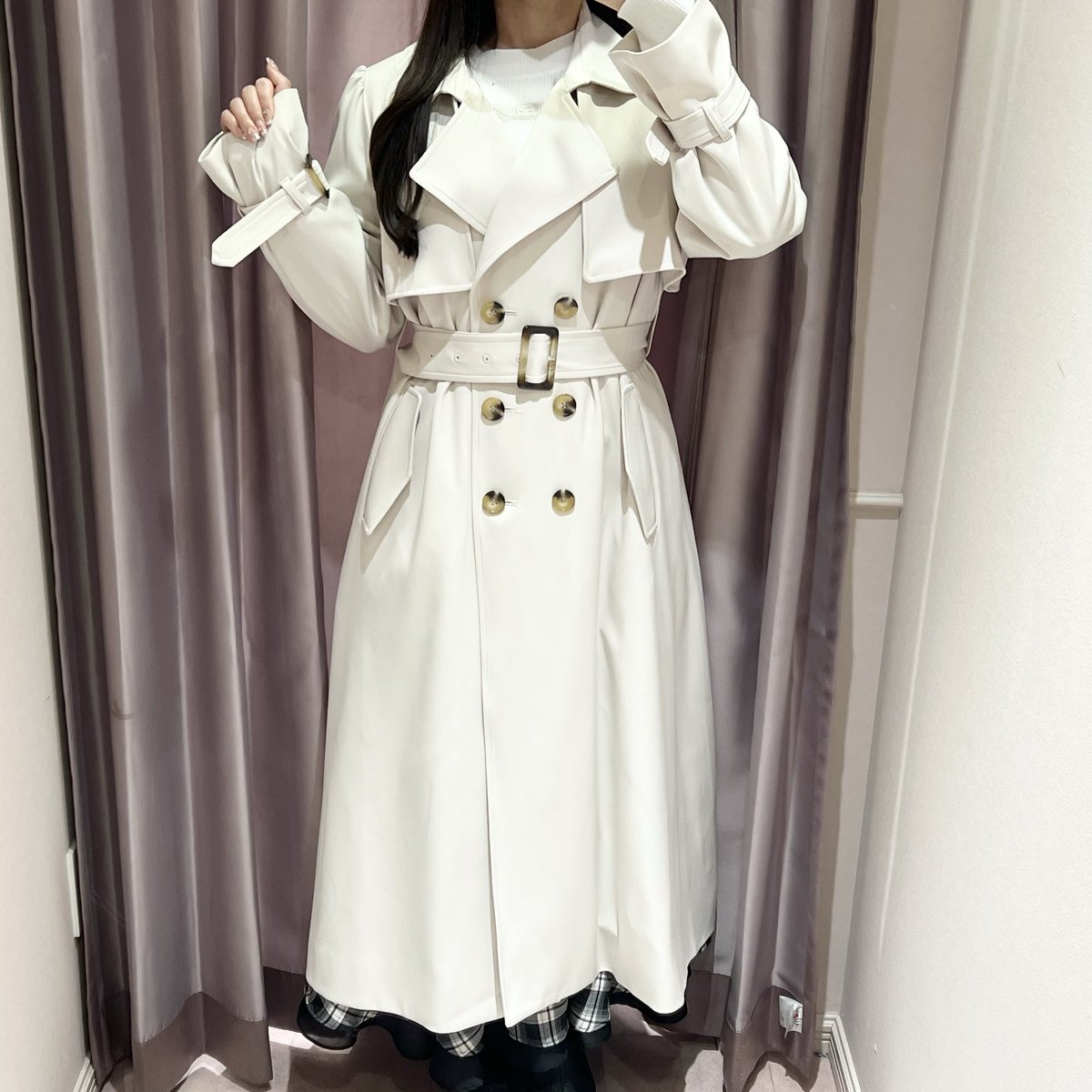 shop staff coordinate ⸝⸝꙳

本日は新宿店よりコーデをご紹介いたします🪄

#オリジナルロングトレンチ

これからの季節に大活躍間なコートのご紹介です✨
着丈114cmなので低身長の方でも着ていただける袖、丈感です♡

Instagramにて他のコーデも多数更新中.ᐟ

instagram.com/anmille.shinju…