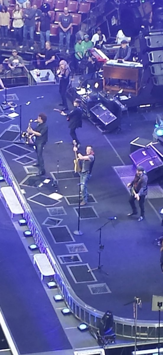 BDoltri's tweet photo. Exactly 10 Years Ago.
2/16/2016.
Sunrise, FL, 🇺🇸.

❤️🎸🇺🇸🎷🇮🇹❤️🚂❤️

#FromItalyForBruce
#Springsteen
#BruceSpringsteen
#EStreetBand
#SpringsteenTour2025
#TheRiverTour2016
#TheRiverTour
#Springteenism 
#LOHADTour
#16Febbraio
#February16 https://t.co/iTXRArDCtv