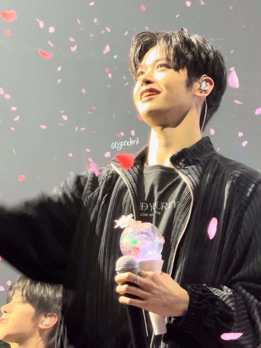 祝你生日快乐520💘

#정상에서_빛날_정상이라는_별 
#정상으로_가자_마징이_잘하고_있어