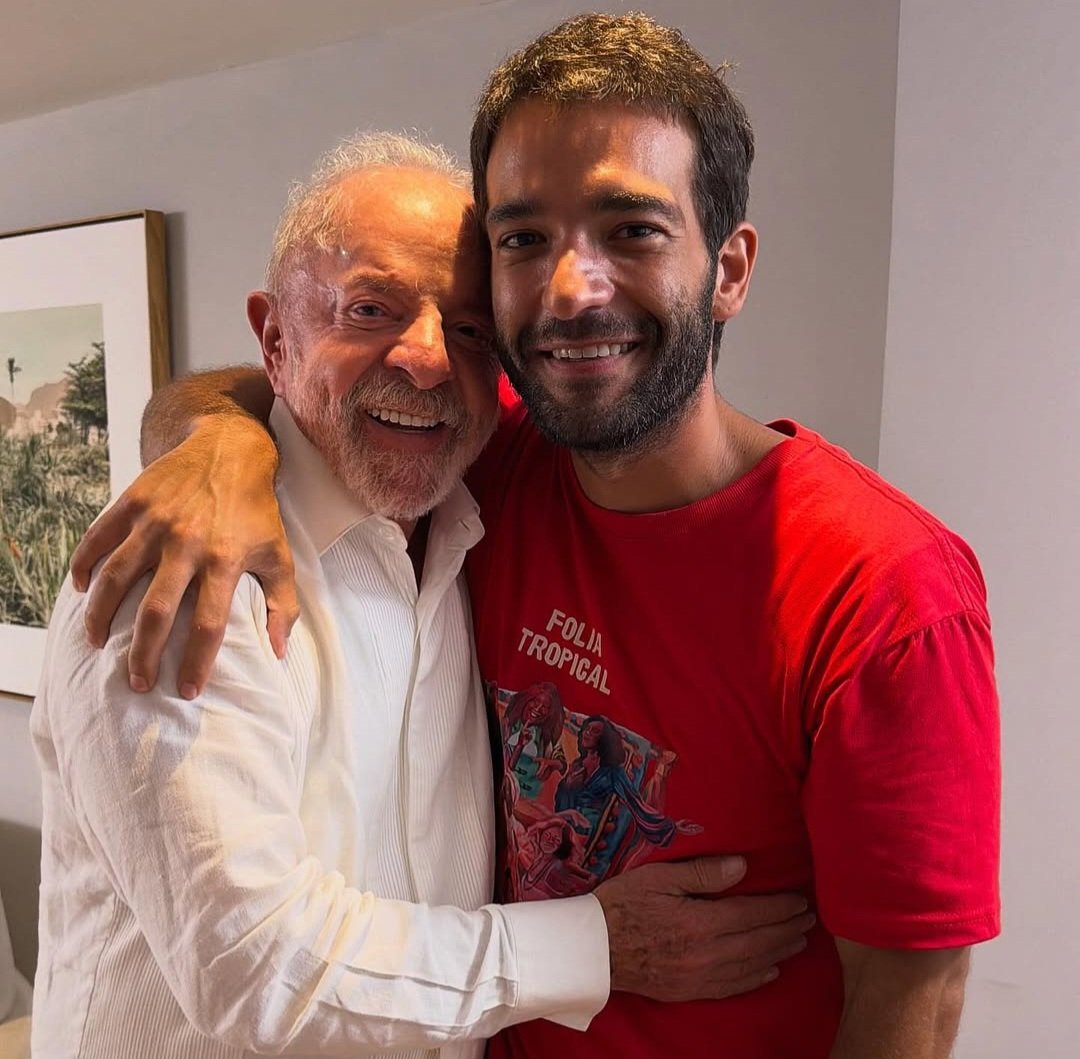 Finalmente a foto veio kkk Humberto Carrão e Lula