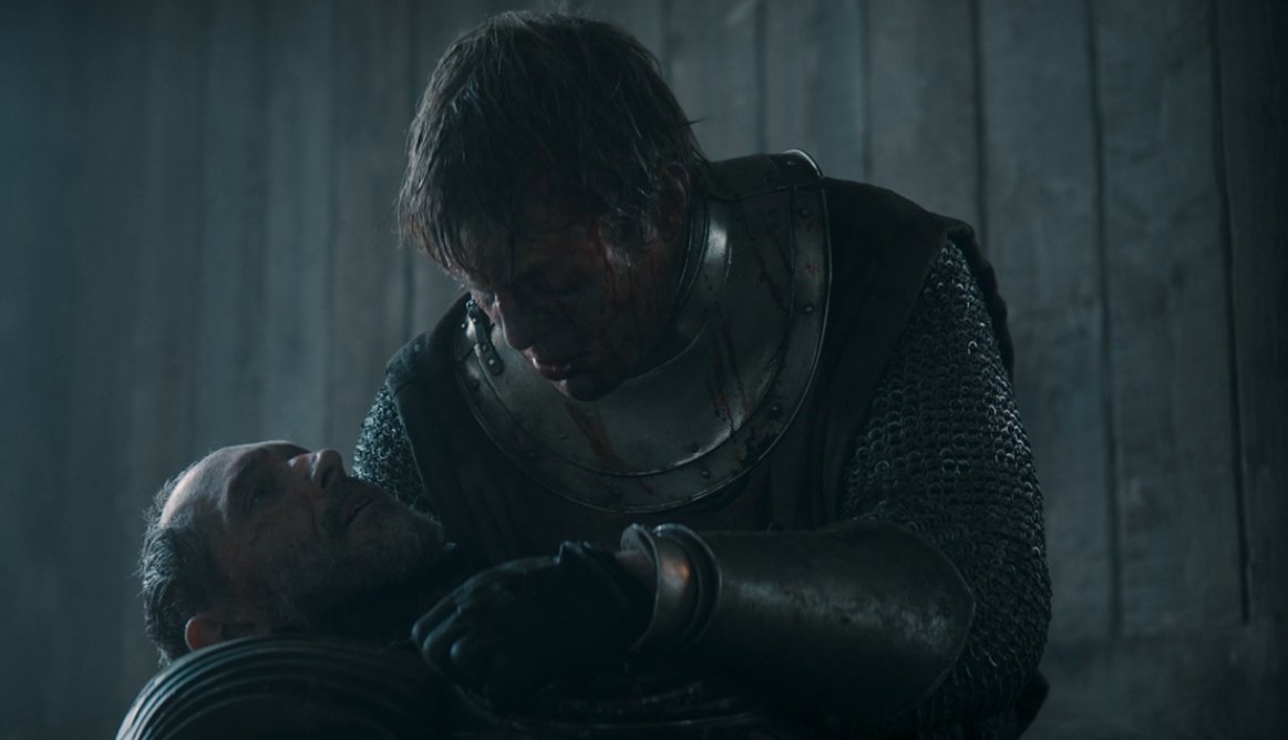 "Soñé contigo y con un dragón muerto. Un dragón enorme, de escamas negras y alas tan grandes que cubrían todo un pueblo. Había caído encima de ti, pero tú estabas vivo y el dragón estaba muerto".

El caballero de los siete reinos - Capitulo 5 
10/10 ⭐️