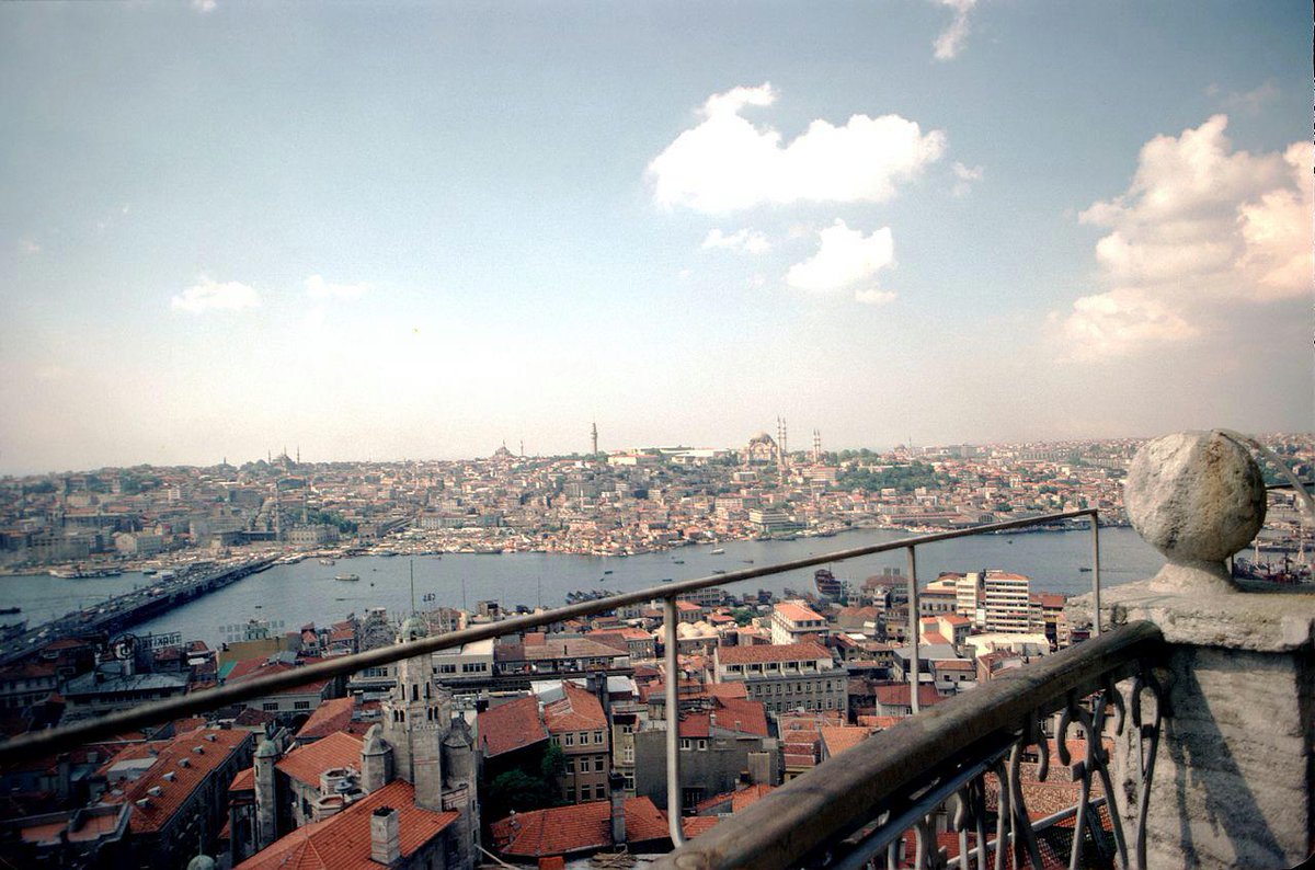 hayalleme's tweet photo. Galata Kulesi'nden panorama
📅1976
📷Jean Pierre Bazard https://t.co/DyFPIb6DCO