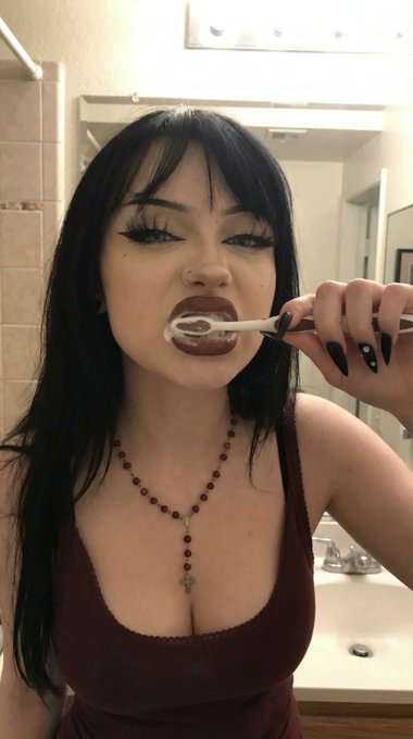 Maya Ta Gothique tweet media