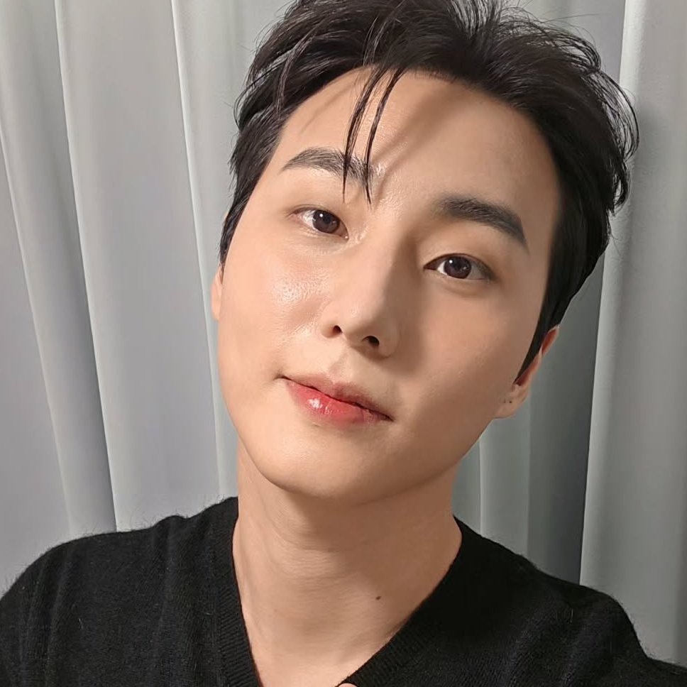 Aaaaa sumpah pengen ciuman brutal sampe dipisahin warga setempat 😭😭😭