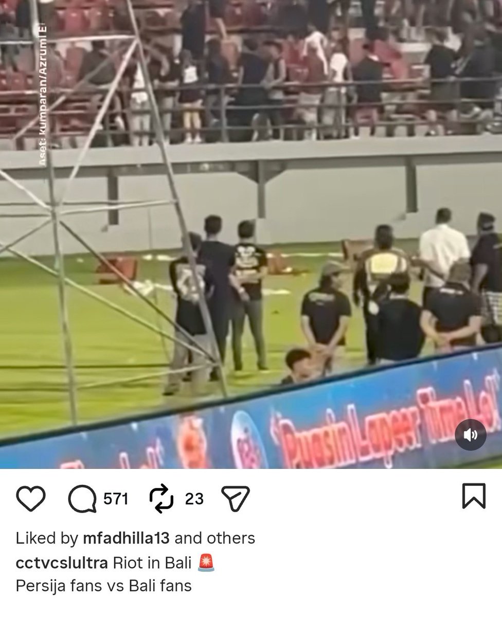 Bali_Football's tweet image. Di instagram beredar video keributan di tribun stadion Dipta pada laga semalam, tapi dinarasikan itu bentrokan antar fans BU vs Persija, faktanya itu adalah keributan sesama fans Bali United (untuk alasan pemicunya belum diketahui)