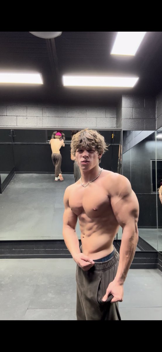 masterthorkell's tweet image. I’m going to start doing meets hmu if interested #meets #malefindom #findom #cashgod #alphanatty #giant