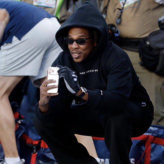 Hes definitely the family’s official photographer😭