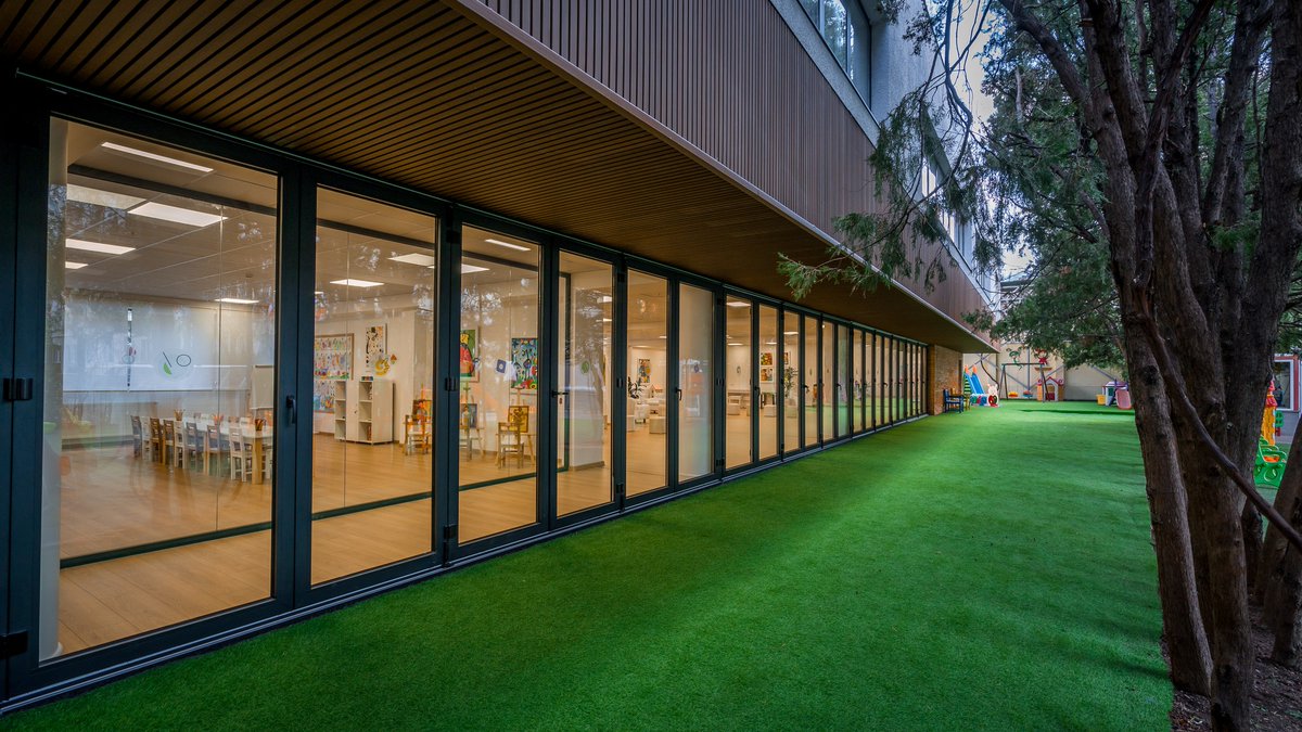 European School tweet media