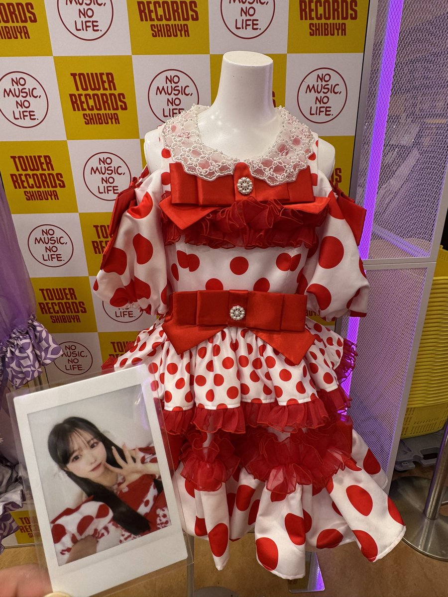 4店舗目、タワレコ渋谷店 昨日チェキと撮り忘れたからまた来たよ