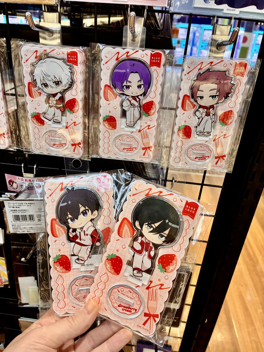 コミLab.】 新入荷グッズのお知らせですー！ ・ブルロ『すとろべりー