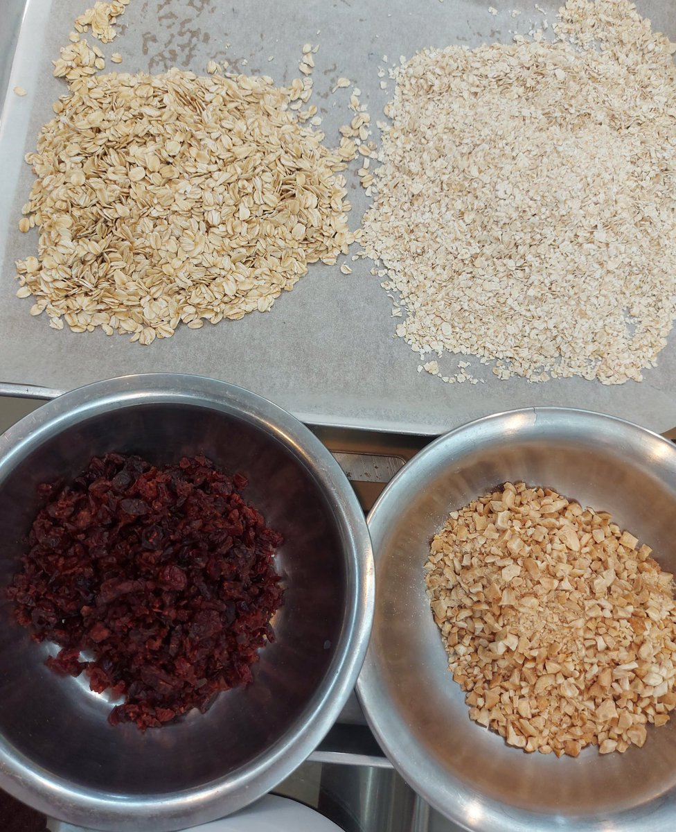 เตรียมวัตถุดิบแล้วค่า ใครสั่งคุกกี้ไว้รอเลย