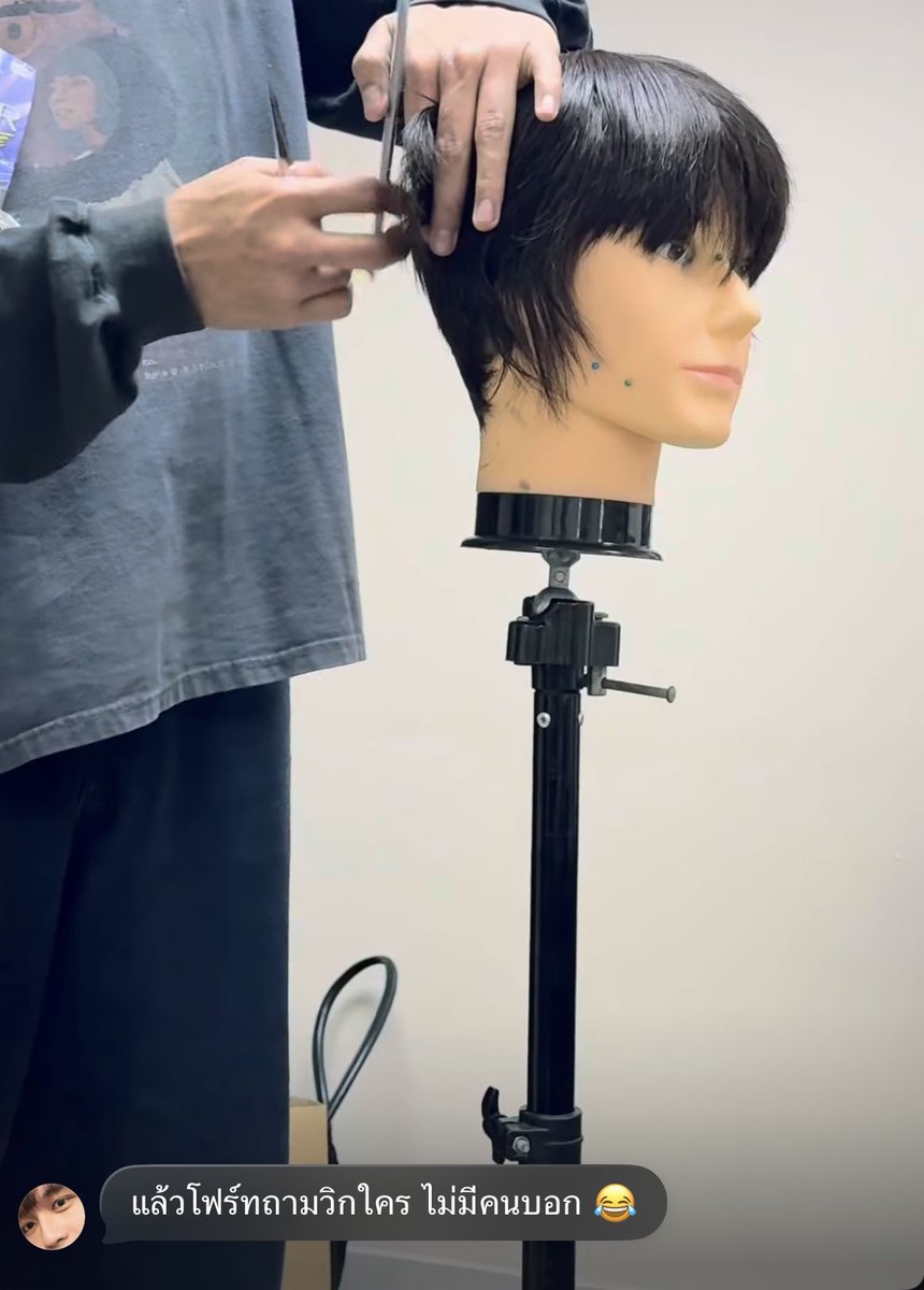 ให้วิกอันนี้โดนเส้นสุดในคอน กุตาย โคฟเวอร์เป็นน้องโฟ้ด ที่มีจะงอยสีแดงเหมือนกัน จะบ้า กุตาย ขำมาเป็รวันละ  ละตอนแรกมีการถามว่าวิกใครด้วย โอ้ย 55555555555555555555555555555

FOURTH BORN TO BE ARTIST
#RISERCONCERTD3
#Fourthnattawat #โฟร์ทณัฐวรรธน์