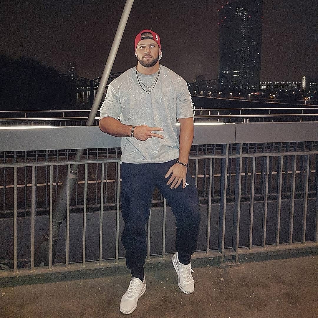 Blake Quinn (PARODY) tweet media