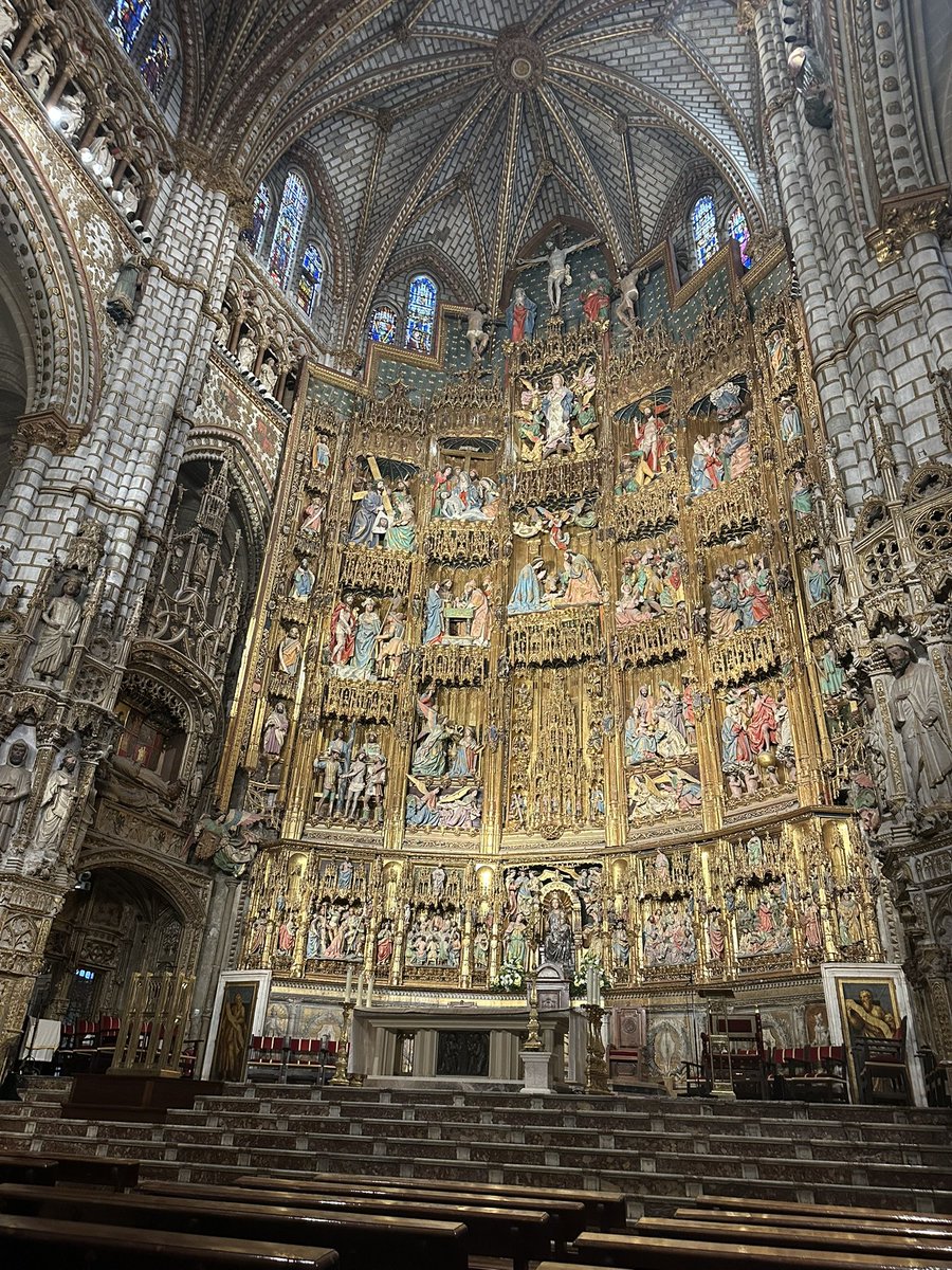 _constitucion78's tweet photo. Estamos dentro de la Catedral de Toledo. https://t.co/uaPQzDHQtL