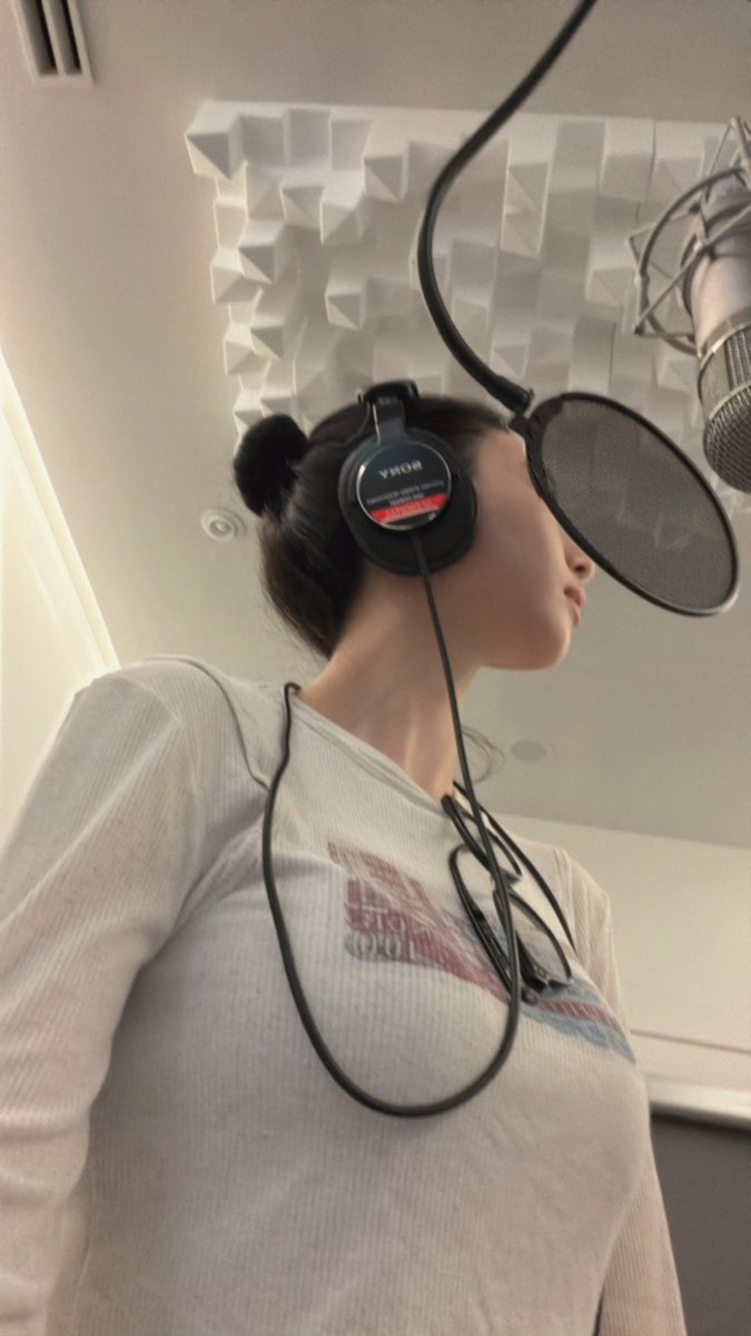 💙💬260216 02.42 pm KST
#คาริน่าบับเบิ้ล #คาริน่า

“ขอให้มีความสุขในช่วงเทศกาลนะ💝”

“แล้วก็แบ่งเวลามาคิดถึงฉันบ้างนะ-!”