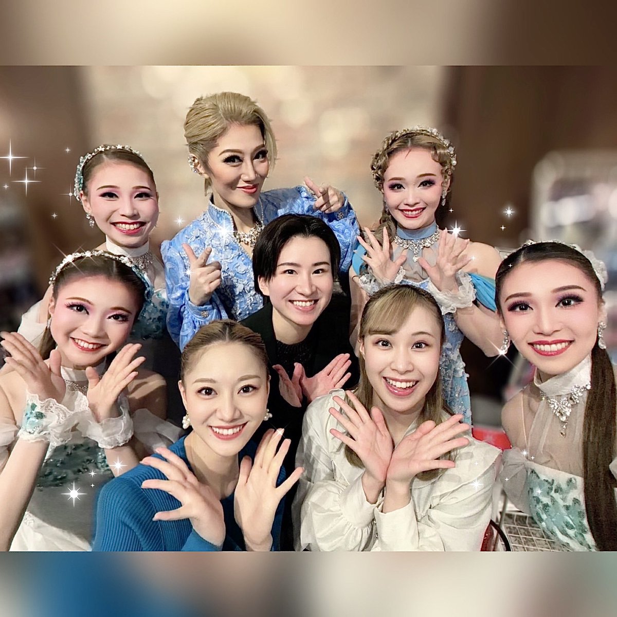 oskrevue's tweet image. 皆様こんにちは!!華妃です🌷

先日 #Twinkle さんの公演を観させていただきました✨
大人っぽくお洒落なショーで、学ばせていただけることが沢山ありました🥹✏️♡また観させていただきます！！👀

そして2枚目は同期の100期が揃いましたので写真を撮りました!!!📸♡