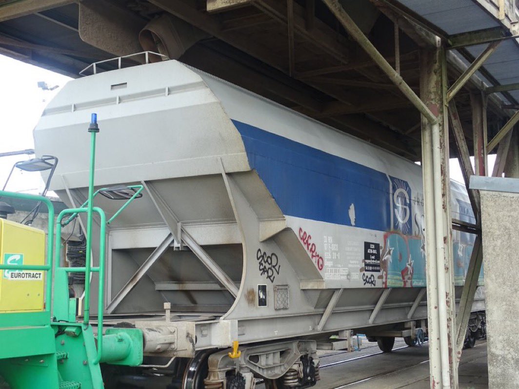 BONNIN1402's tweet photo. Arrivée de nuit #FretSNCF
Chargement de jour @Soufflet_Agri
Repartir J+1 pour traverser le Jura avec du 20/1000 (📸 S. Assé)
Le voyage de nos @intercereales @AGPB_Cerealiers pour débuter la semaine avec un peu de logistique @OlivierCOSTE2 https://t.co/d5IBht9iOy