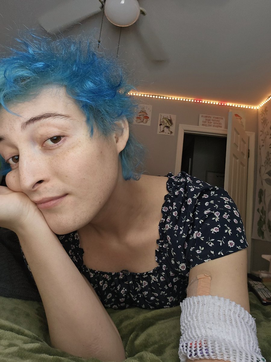 delco miku 🏳️‍⚧️ tweet media