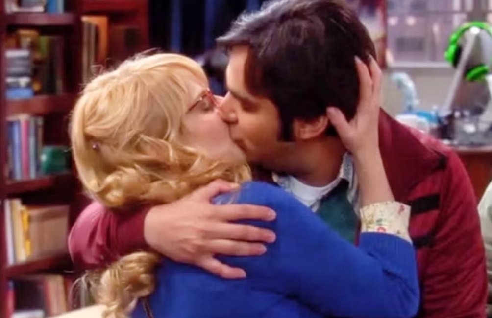 -Khatri KUNAL NAYYAR 

> famous big bang theory actor 
> maintained his khatri caste even in usa 
> married to neha Kapur ( 2006  Miss India ) 

Khatri are large hearted people. They give donations to poors even in india through food , money , langar etc 

JAI KHATRI QAUM !