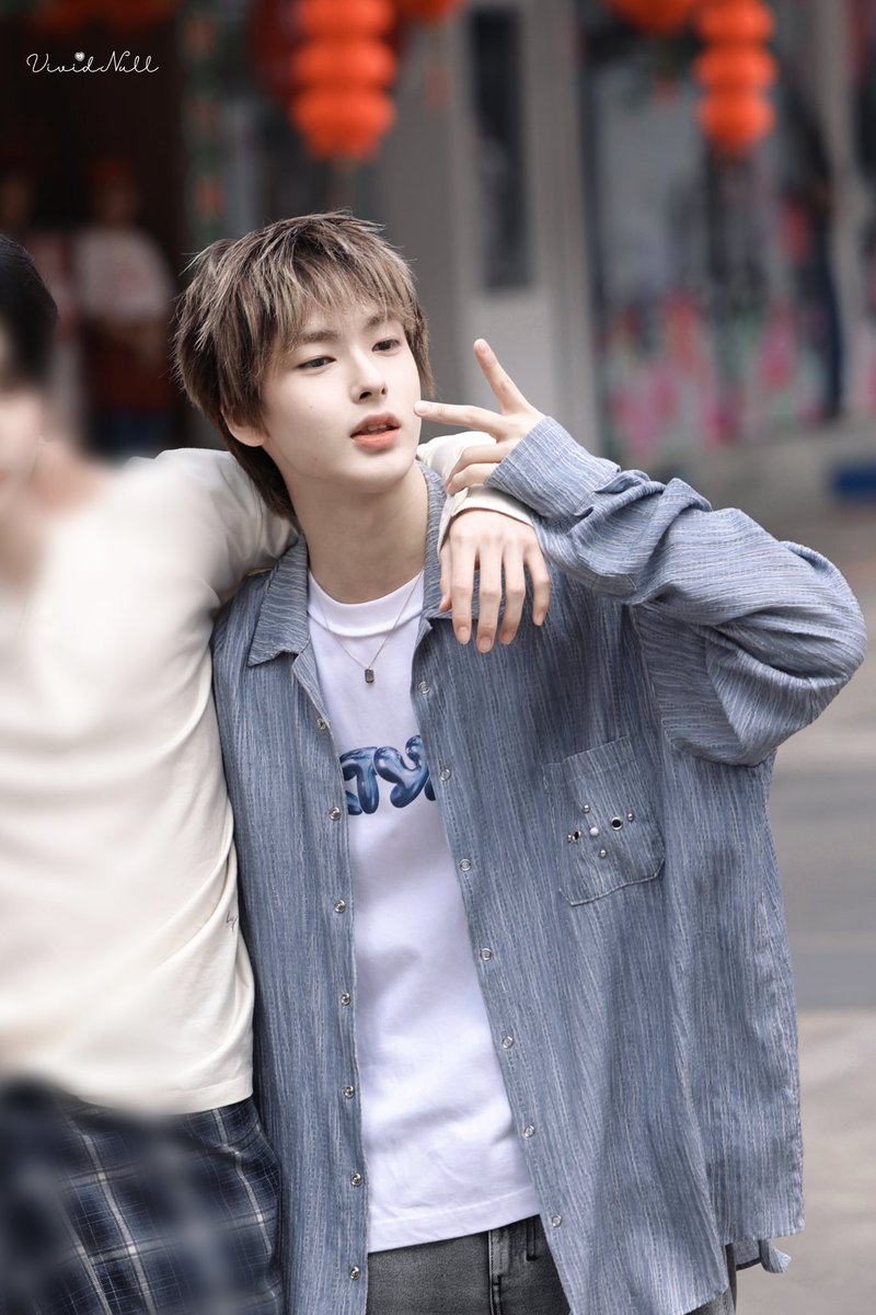 vividnull_ tweet media