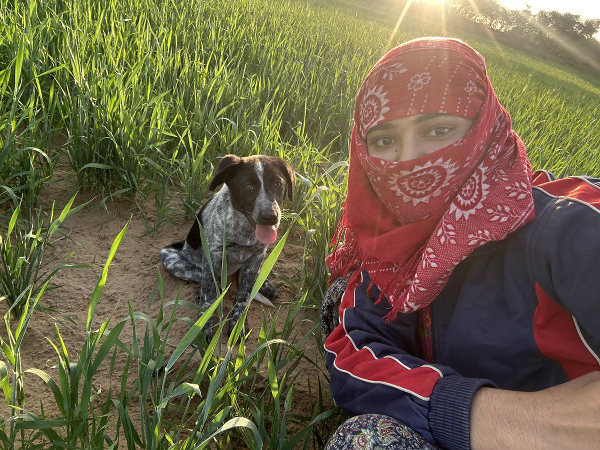 वफ़ादारी देखनी है तो इंशानों से नहीं जानवरो से दोस्ती करों!!😍🙂🫠

#picoftheday  🐕