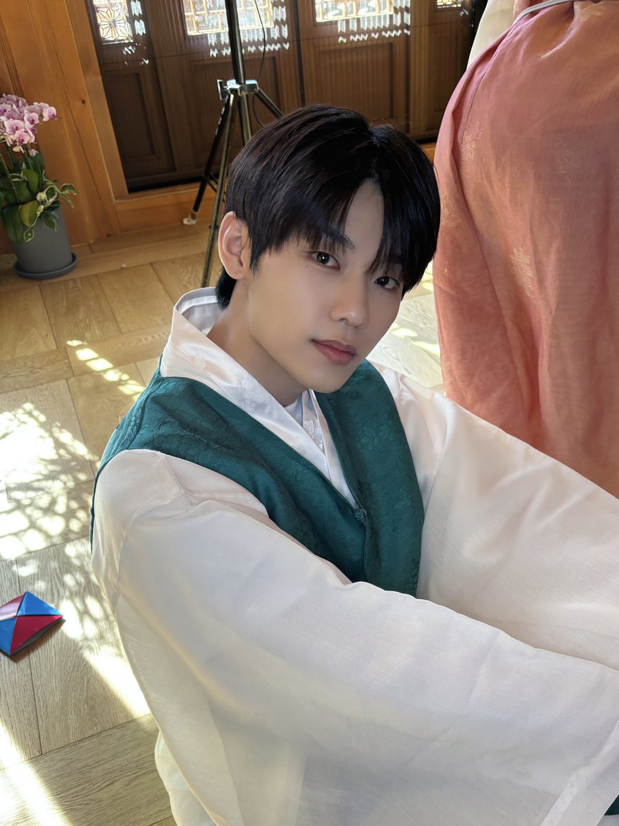 EVNNE_official's tweet photo. 뉘 집 강아지들이지〰️⁉️
 
#EVNNE #이븐
#엔브들_새복많 https://t.co/ttmrDxm0xt