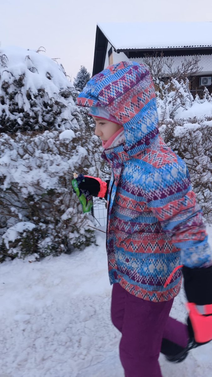 dragica12's tweet photo. Danes goduje naša vijolica #Julija...
Lepa naša rožica, vse najboljše ti želimo in radi te imamo,
zelooo...💞👧🥰🤗🍀🌞🤩
#mojsonček https://t.co/ig6Id74aVx