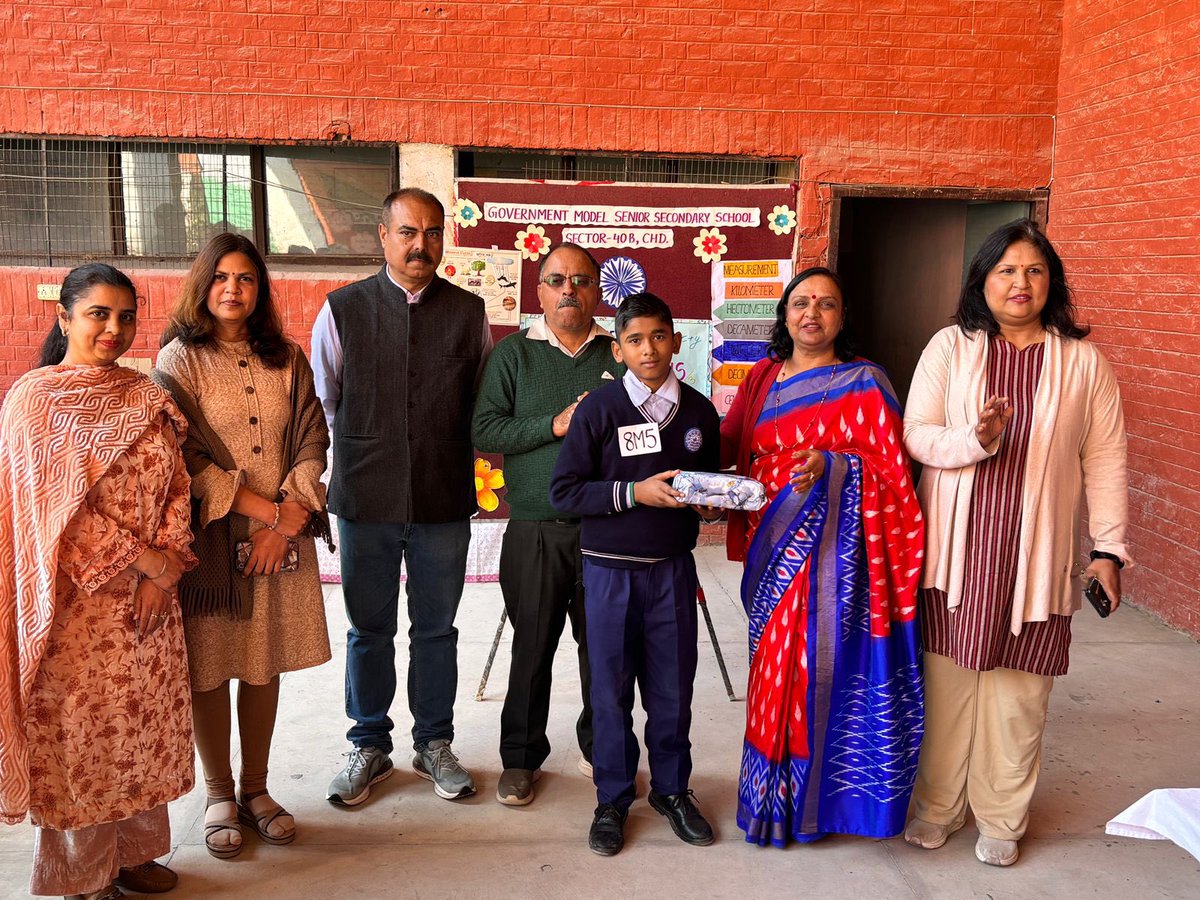 ghs54chd's tweet photo. Winners of Cluster level Science and Mathematics exhibition under RAA, Shivam of Grade 8 got 3rd prize, Mehak &amp; Nitish of Grade 9 got 2nd prize. Congratulations to winners, participants &amp; their mentors, for their hard work. 
@SchoolEduChd https://t.co/RVY33sqbCi