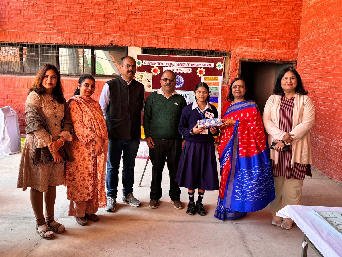 ghs54chd's tweet photo. Winners of Cluster level Science and Mathematics exhibition under RAA, Shivam of Grade 8 got 3rd prize, Mehak &amp; Nitish of Grade 9 got 2nd prize. Congratulations to winners, participants &amp; their mentors, for their hard work. 
@SchoolEduChd https://t.co/RVY33sqbCi