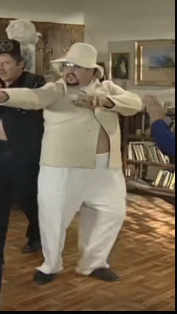 Listonosz, policjant, górnik 
Ale za kogo przebrał się Boczek? 🤨
Jakieś pomysły? #Kiepscy