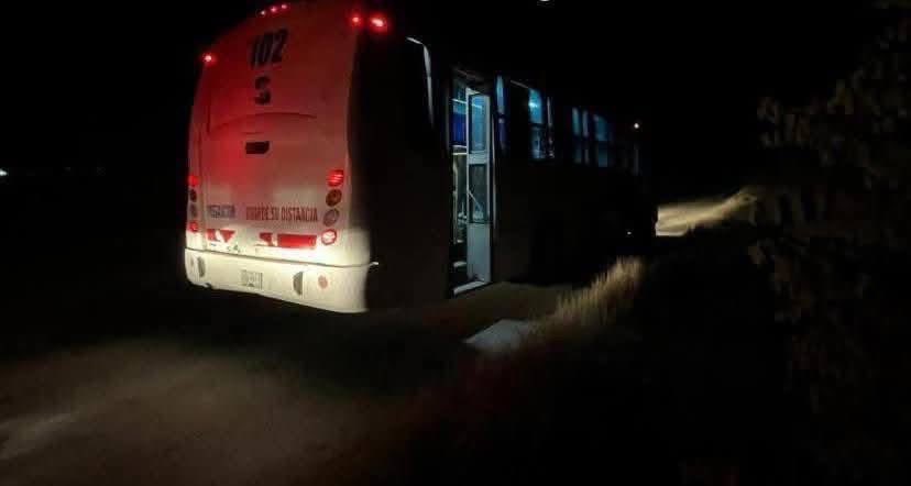 REPORTAN LA DESAPARICION DE TODOS LOS PASAJEROS Y CHOFER DE UN AUTOBÚS EN VALLES

Los desaparecidos no importan para <a href="/Claudiashein/">Claudia Sheinbaum Pardo</a> 

🚨 #CdValles #SLP
SOLO ENCUENTRAN PERTENENCIAS AL INTERIOR

Está noche trascendió que en la carretera Valles -El Mante, se encontraba un autobús de