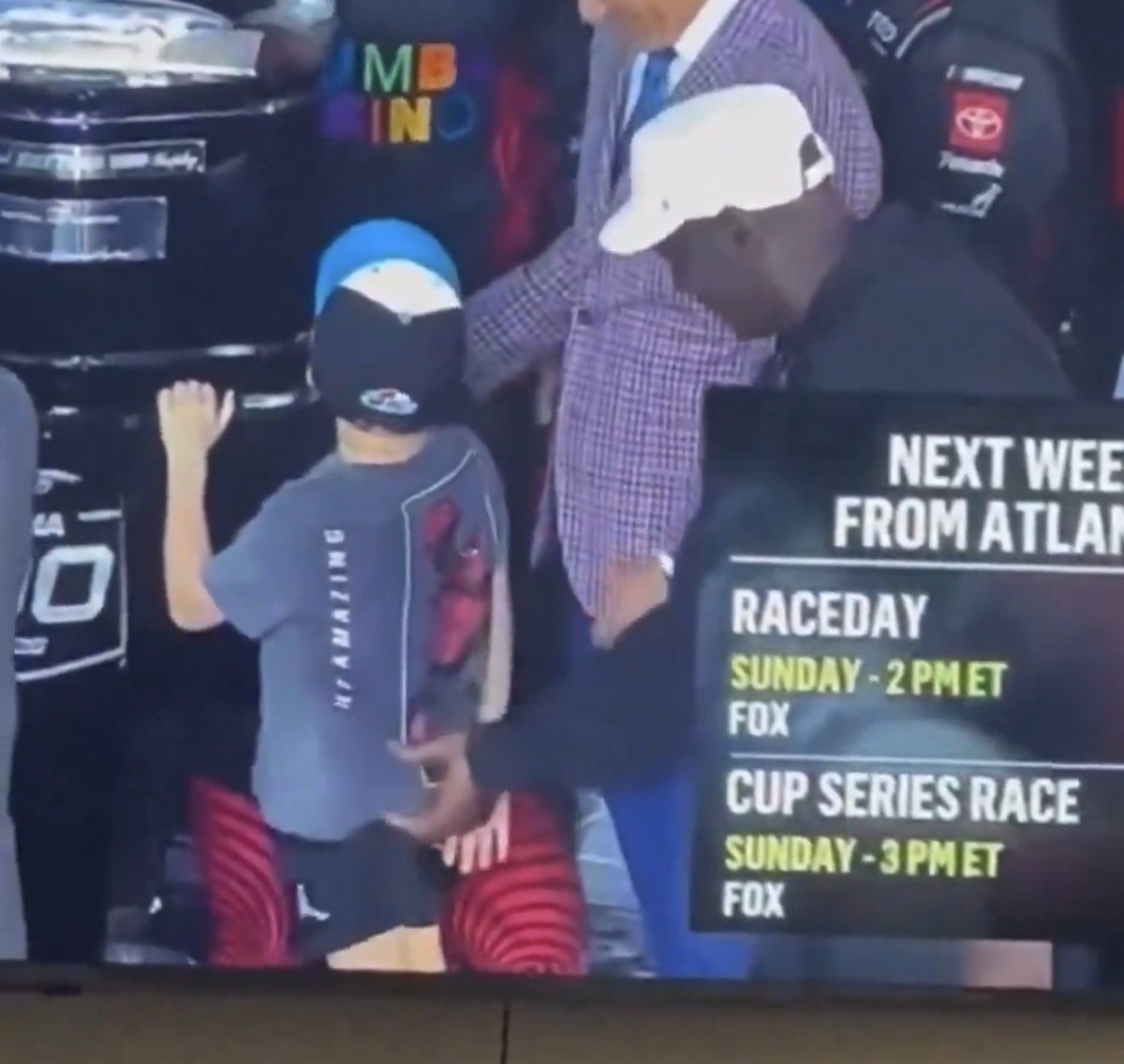 Pop Tingz tweet media