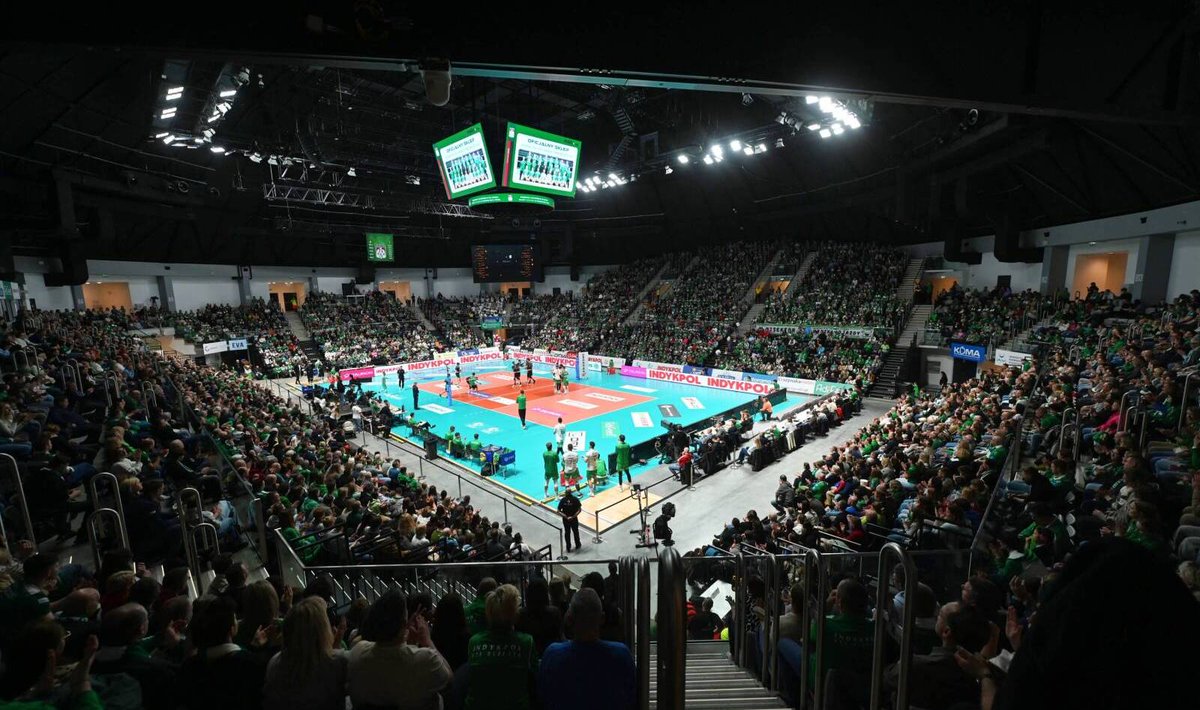 #ByNikiMarkov 
🇵🇱 Projekt shut out Indykpol in weekend’s big match in Poland 
en.volleyballworld.com/volleyball/com… 
#PlusLiga #volleyball 
<a href="/PlusLiga_/">PlusLiga</a> <a href="/AluronCMC/">Aluron CMC Warta Zawiercie 🏐🇵🇱</a> @assecoresovia <a href="/BarkomKazhanyPL/">Barkom-Kazhany Lwów PL</a> <a href="/CuprumGorzow/">Cuprum Gorzów S.A.</a> <a href="/indykpolazs/">Indykpol AZS Olsztyn</a> <a href="/InpostChKSChelm/">InPost ChKS Chełm</a> <a href="/KlubJW/">JSW Jastrzębski Węgiel</a> <a href="/projektwarszawa/">PGE Projekt Warszawa</a> @_skrabelchatow_ @ksnorwid