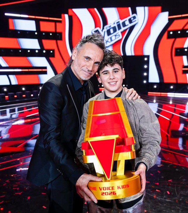 DAL PALCO DI DECIMOMANNU ALLA GLORIA SU RAI UNO:  LA SARDEGNA TRIONFA A ‘THE VOICE KIDS’, MATTEO TRULLU DI 13 ANNI VINCE  L’EDIZIONE 2026
di Maria Luisa Porcella Ciusa
tottusinpari.it/2026/02/16/dal…