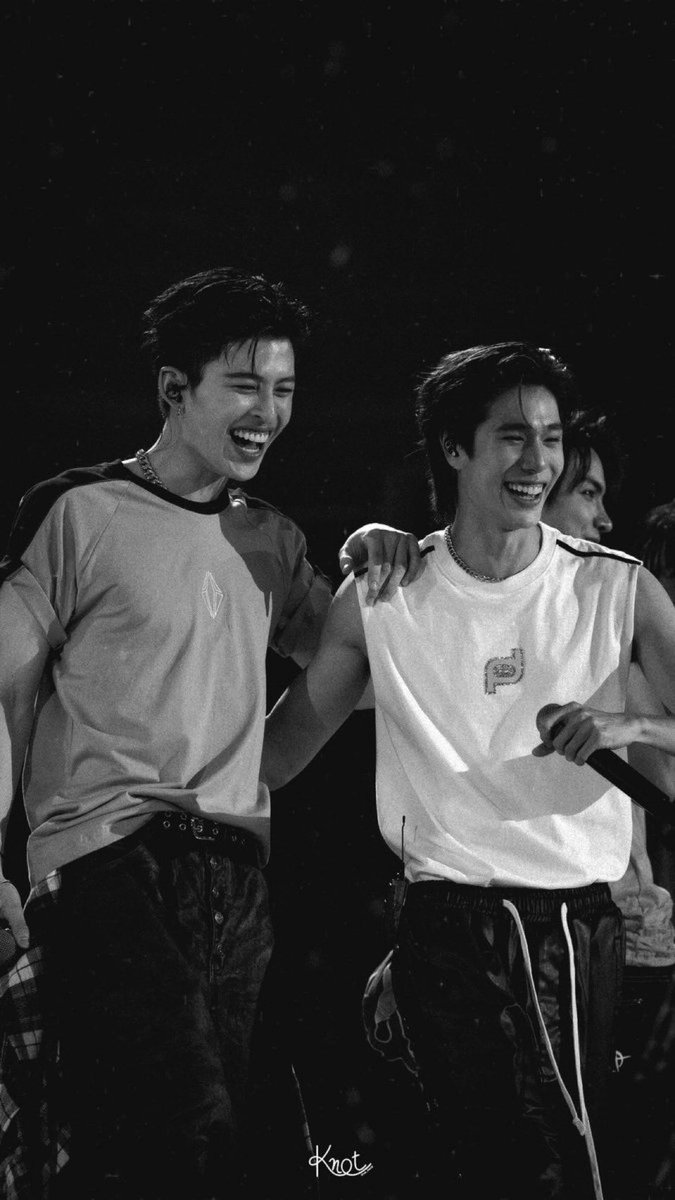 รูปนี้สวยมาก 😭😭😭😭 

#ปอนด์ภูวินทร์ #pondphuwin